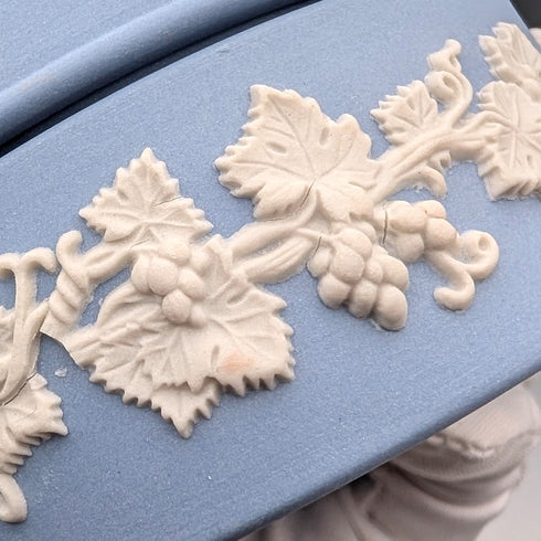 英国ヴィンテージ ウェッジウッド ジャスパーウェア製 丸型ボックス 小物入れ ペールブルー